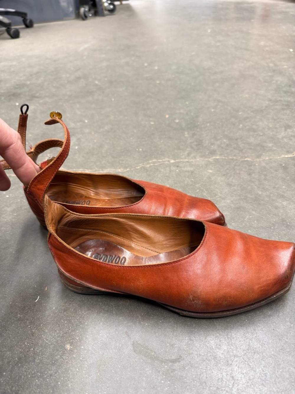 Cydwoq Womens Leather Slip-On Shoes in Red - Picture 4 of 4